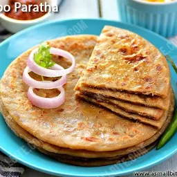 Onion Paratha with Achar 2Pcs